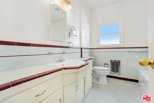 Building Photo - 1235 N Crescent Heights Blvd