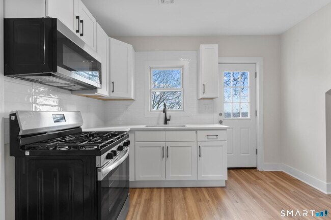 Building Photo - 246 Judson Pl