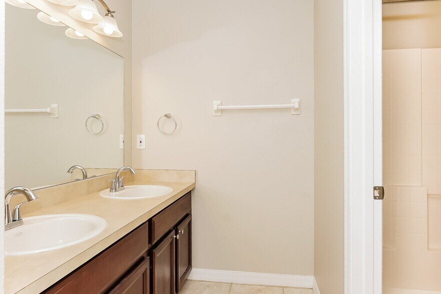 Building Photo - 217 Casa Marina Pl