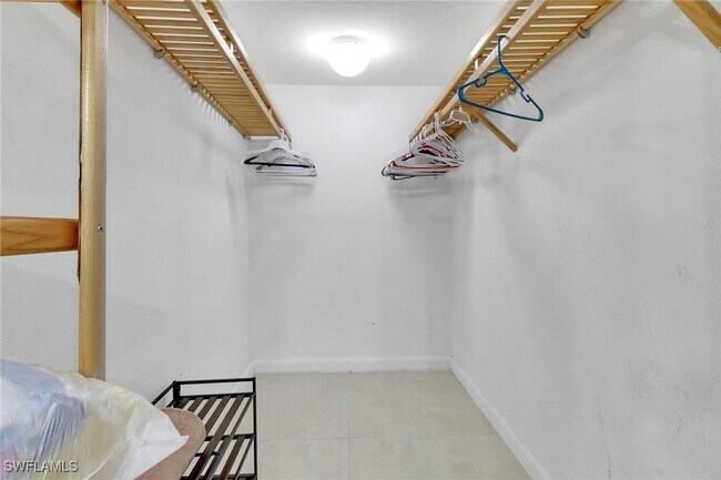 Building Photo - 131 Cypress Way E