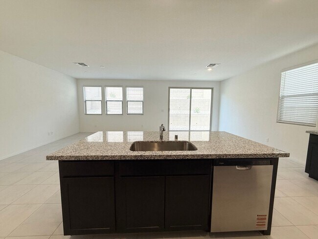 Building Photo - Modern Brand New Summerlin Home with 5 Bedrooms, Loft & Upgraded Finishes