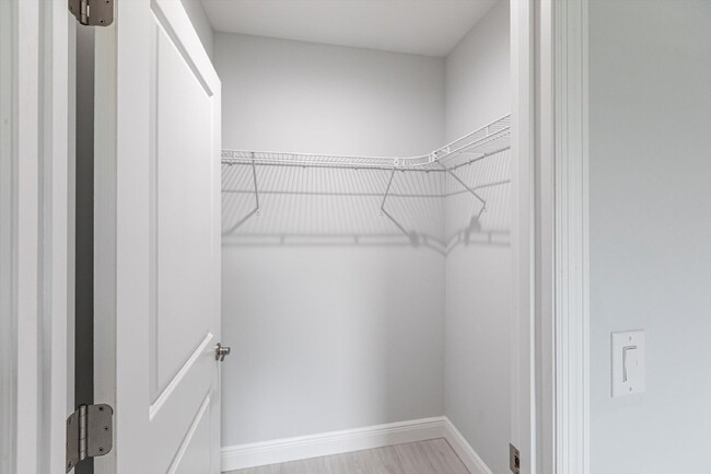 Building Photo - BRAND NEW Construction, 3 bed / 2 bath Ren...
