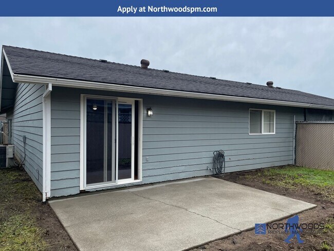 Building Photo - Nice 2 Bedroom 1 Bathroom Duplex-Grants Pass