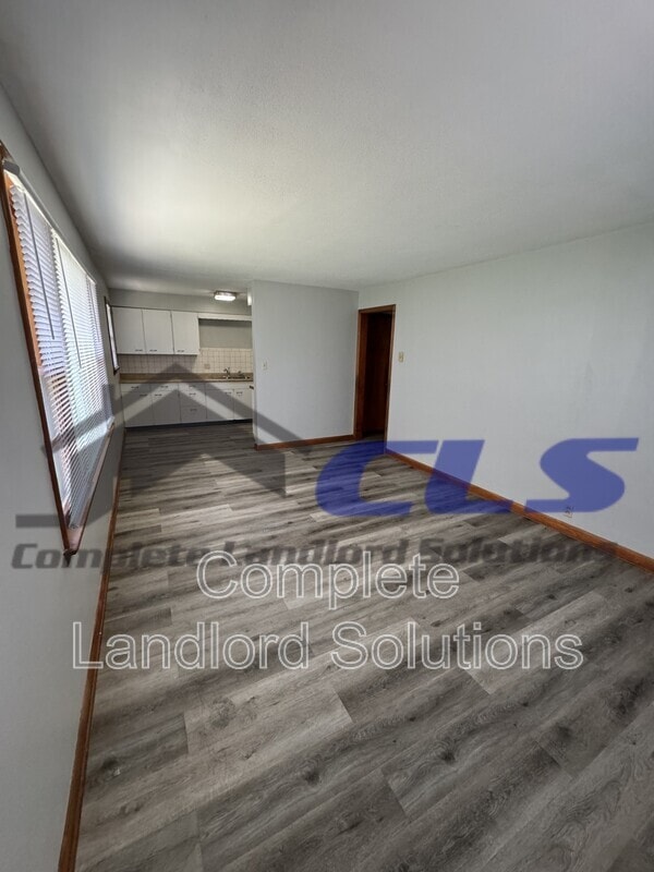 Building Photo - 731 View Ave