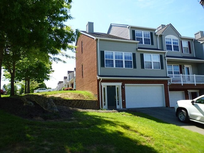 Building Photo - 2 Silver Leaf Dr NW