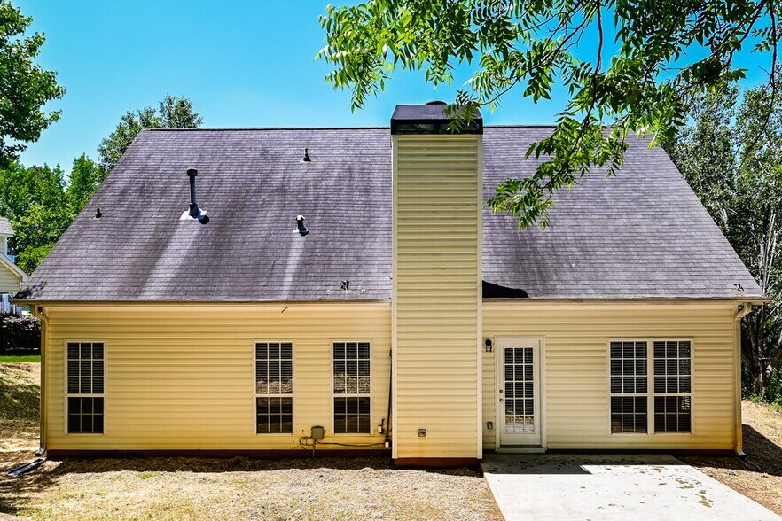 Building Photo - 26 Saddlewood