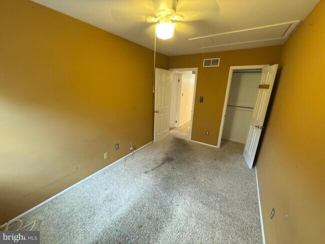Building Photo - 9109 Diplomat Pl
