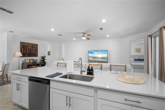 Building Photo - 15158 Bluffton Ln