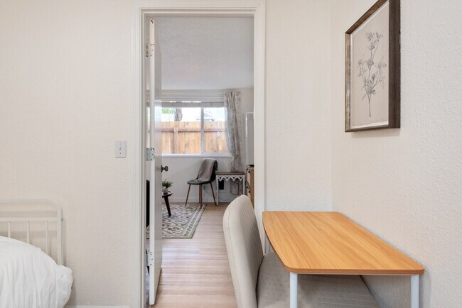 Building Photo - 838 SE Tacoma St