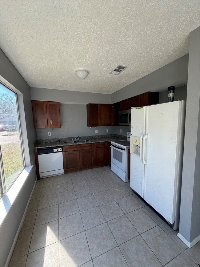 Building Photo - 19310 Cypress Canyon Dr