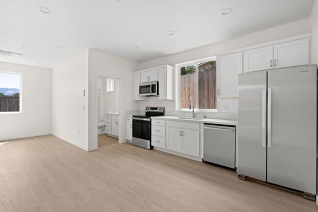 Building Photo - 291 Ramona Dr