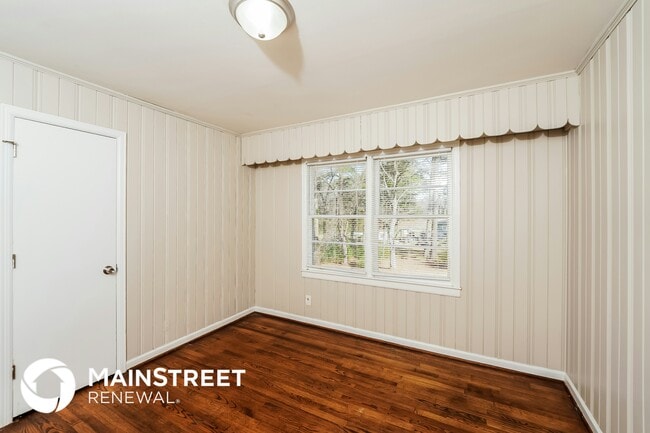 Building Photo - 2237 5th St NE