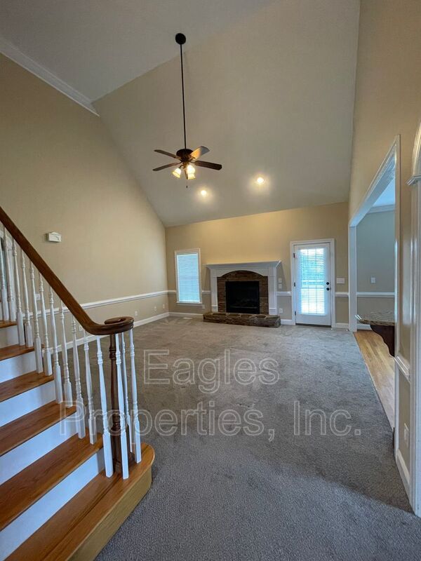 Building Photo - 107 Brighton Dr