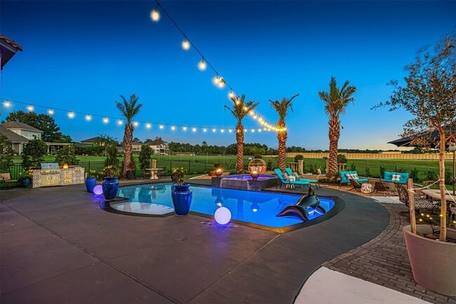 Building Photo - 12345 White Oak Point