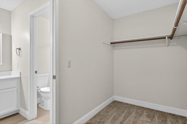 Building Photo - Newly Renovated 3/2.5 bath End-Unit Townhome with Vaulted Ceilings – Minutes to I-680 & Downtown!