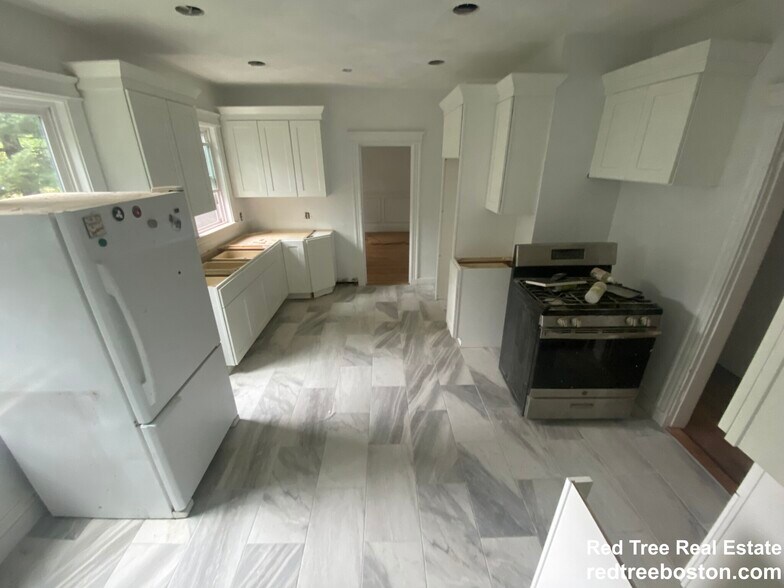 Primary Photo - 244 Winchester St