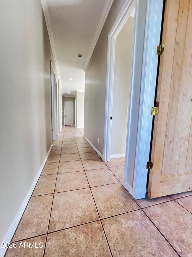 Building Photo - 3550 E June Cir