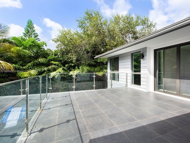 Building Photo - 7500 SW 57th Ct