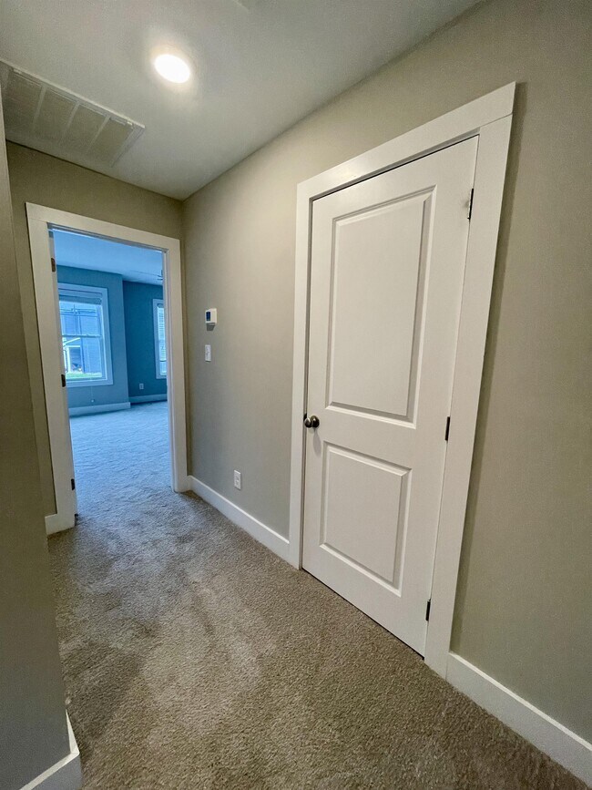 Building Photo - 93 Warwick Dr