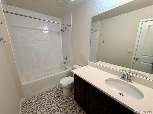 Building Photo - 10565 Paris St