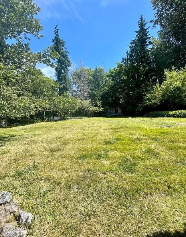 Building Photo - 827 32nd St