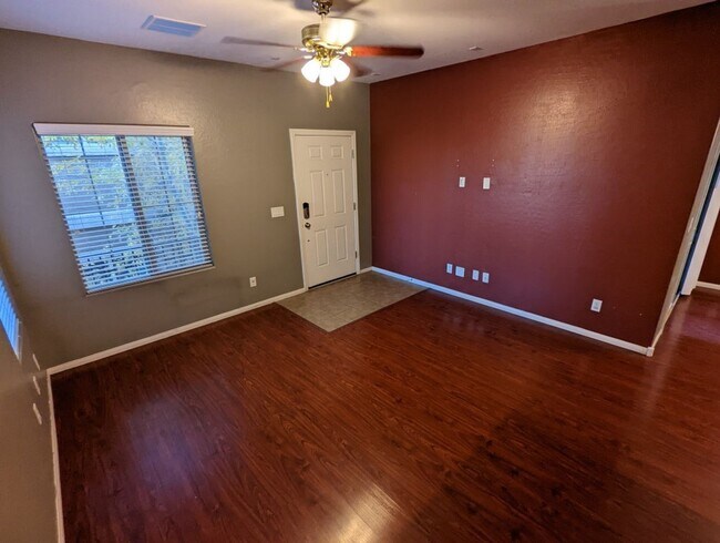 Building Photo - 7760 Floral Fabric Ct