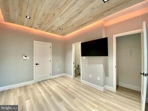 Building Photo - 1716 N Bouvier St