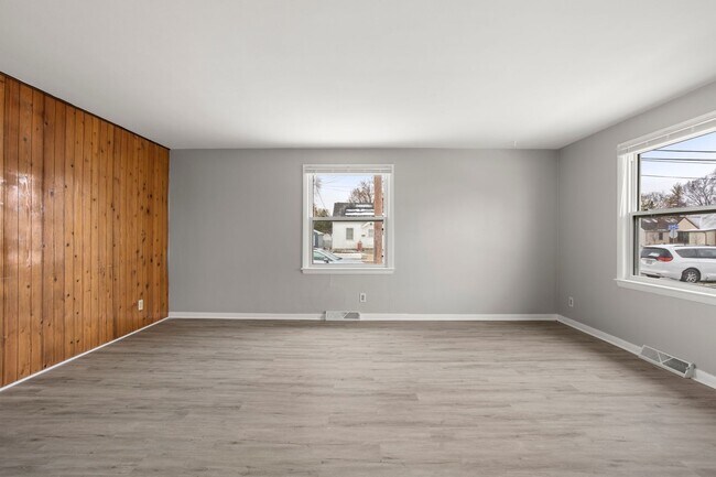 Building Photo - 626/628 Ninth Street