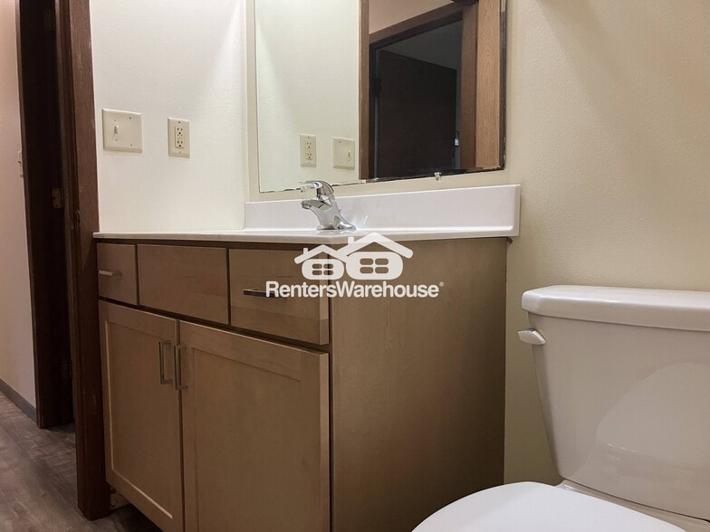 Building Photo - 2706 Bongey Dr
