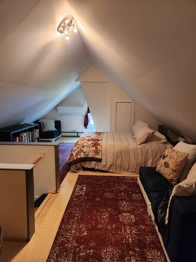 Building Photo - 25 Rombout Ave