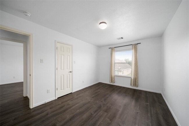 Building Photo - 804 Harvard Pointe Dr