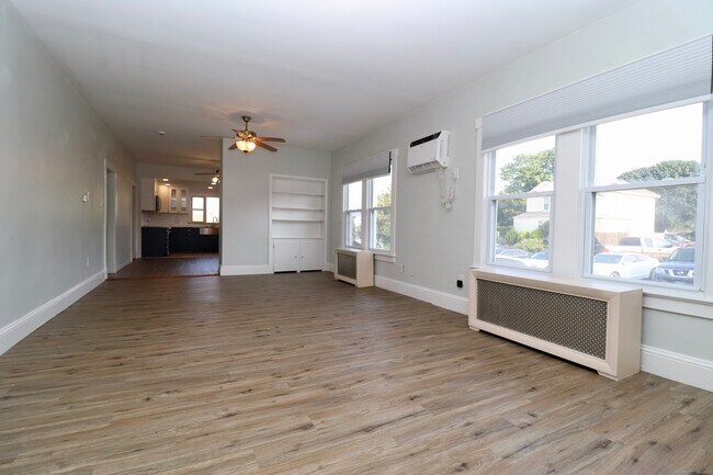 Building Photo - 32 Denison Ave