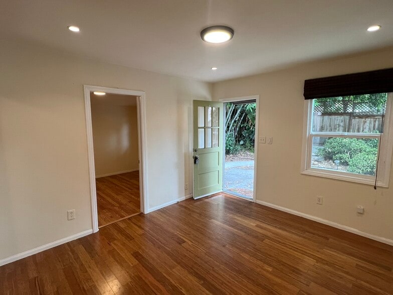 Building Photo - 2019 Cypress Ave