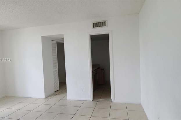 Building Photo - 13499 Biscayne Blvd