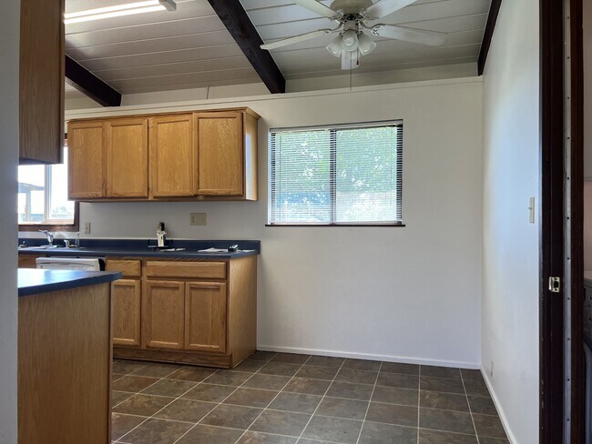 Building Photo - 1268 Fernwood Dr