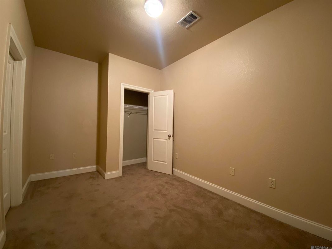 Building Photo - 4848 Windsor Village Dr