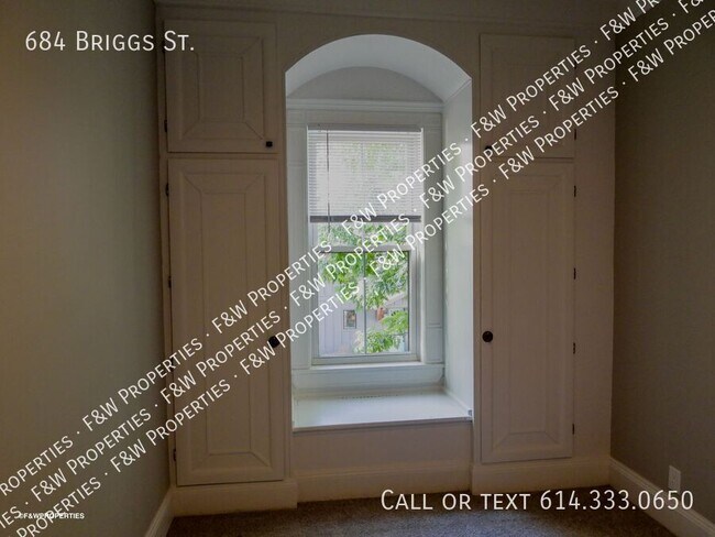 Building Photo - 684 Briggs St