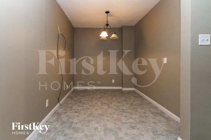 Building Photo - 6630 W 10th St