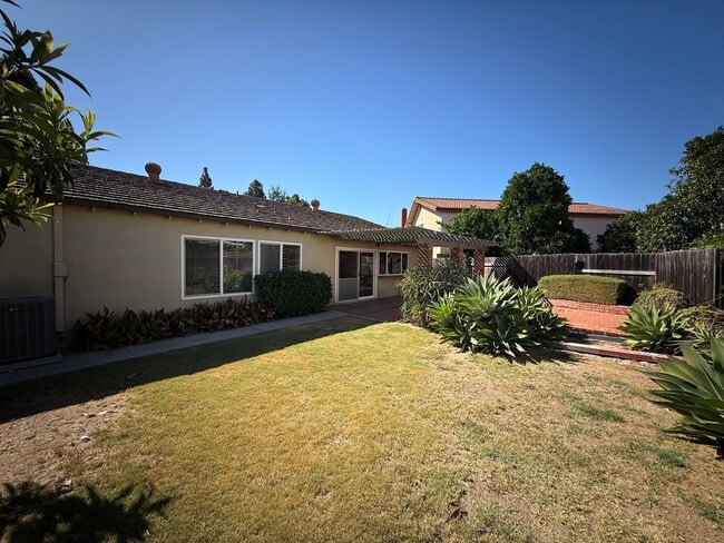 Building Photo - Your Dream Rental Home in Rancho Penasquit...