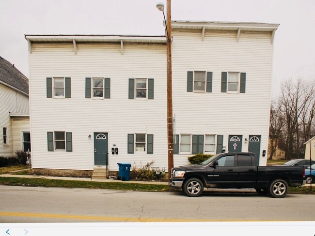 Building Photo - 347 E Market St