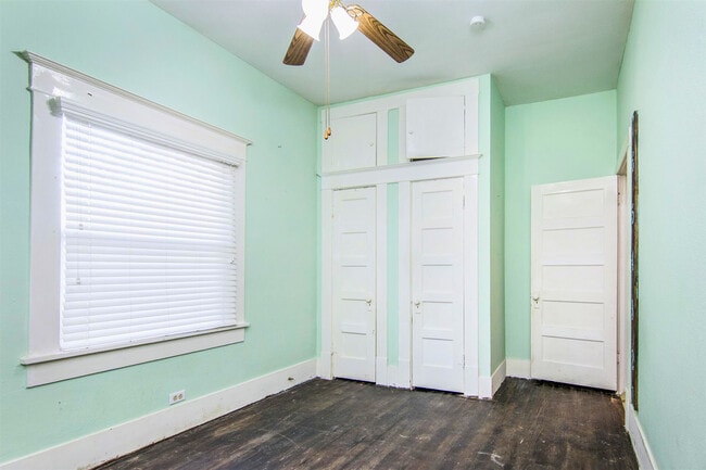 Building Photo - 11844 13th St