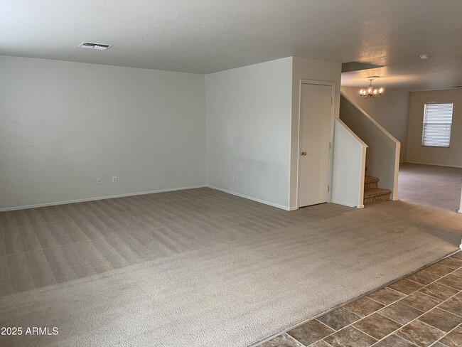 Building Photo - 800 E Cowboy Cove Trail