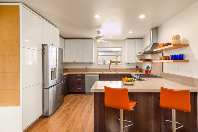 Building Photo - Oak View 3 bedroom 2 bath