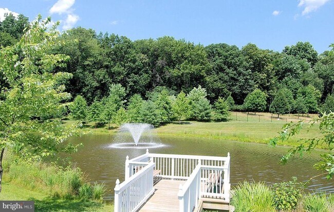 Building Photo - 304 Orchard Ridge Dr