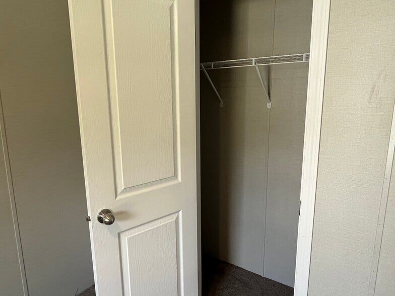 Building Photo - 6610 Lear Nagle Rd