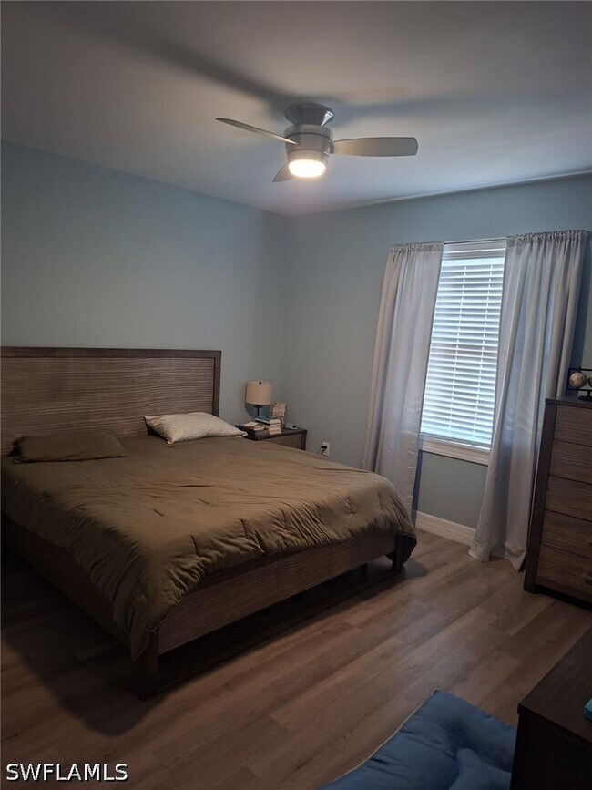 Building Photo - 2360 Burton Ave