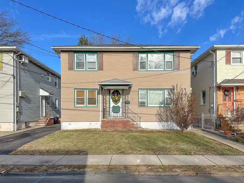 Building Photo - 76 Front St