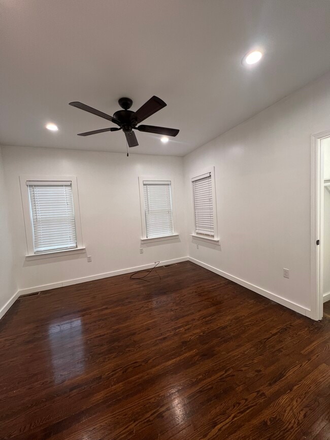 Bedroom 3 - 433 N Cypress St
