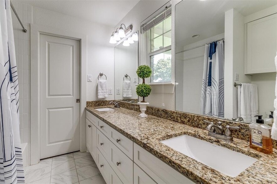 Building Photo - 6811 Huff Trail