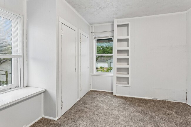 Building Photo - 511 Poppleton Ave
